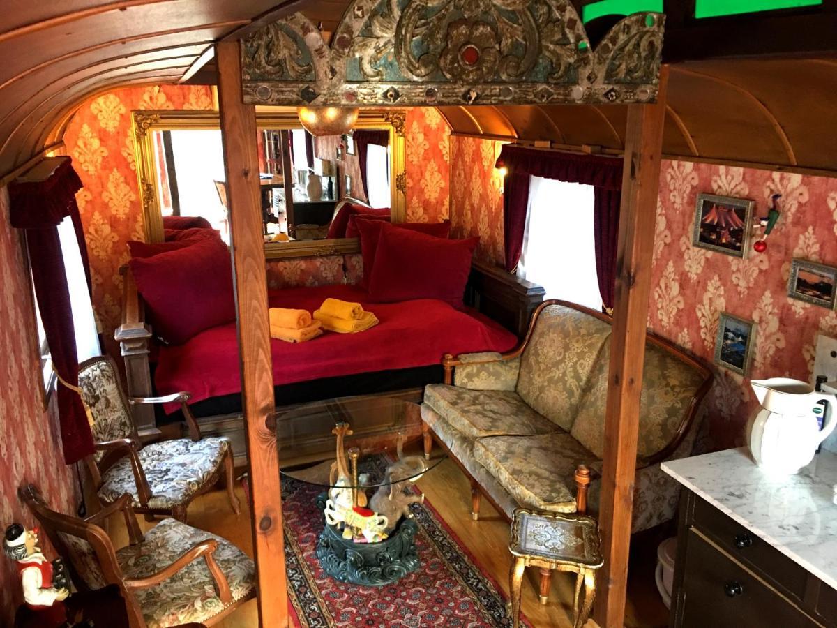 Historischer Zirkuswagen Mit Terrasse Und Blick Ins Gruene Witzenhausen Exterior photo