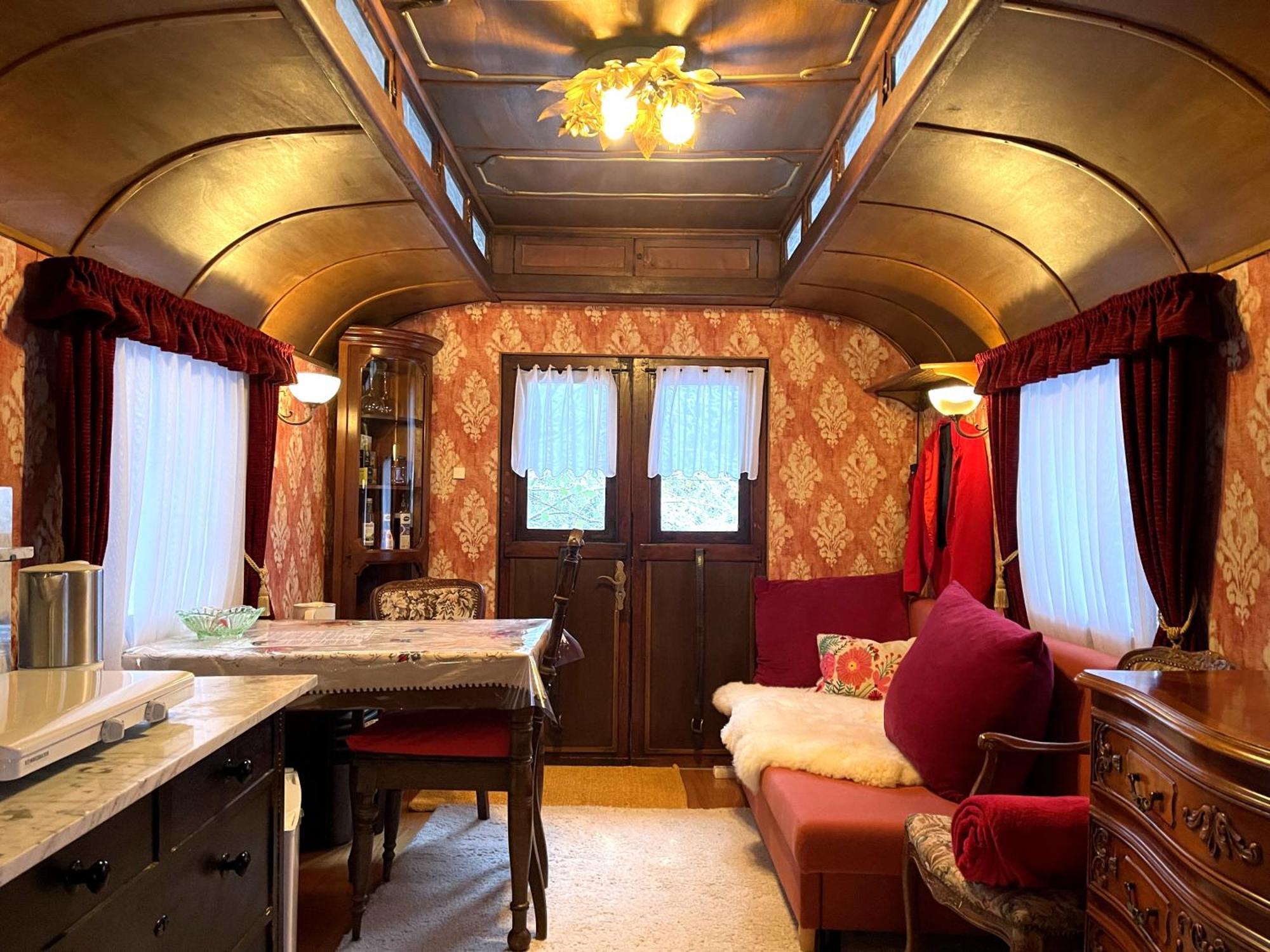 Historischer Zirkuswagen Mit Terrasse Und Blick Ins Gruene Witzenhausen Exterior photo